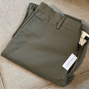 NWT Men’s Olive Green Pants